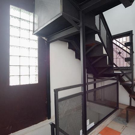 Hotel Reddoorz At Jalan Bangau Palembang Zewnętrze zdjęcie