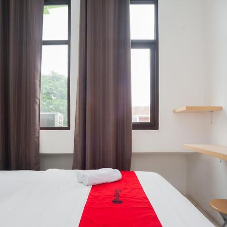 Hotel Reddoorz At Jalan Bangau Palembang Zewnętrze zdjęcie
