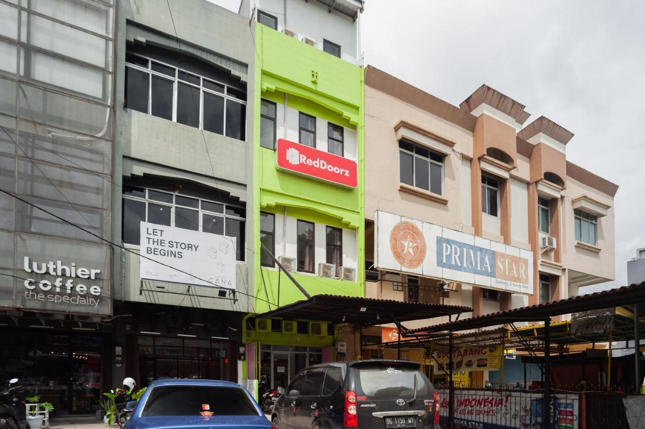 Hotel Reddoorz At Jalan Bangau Palembang Zewnętrze zdjęcie