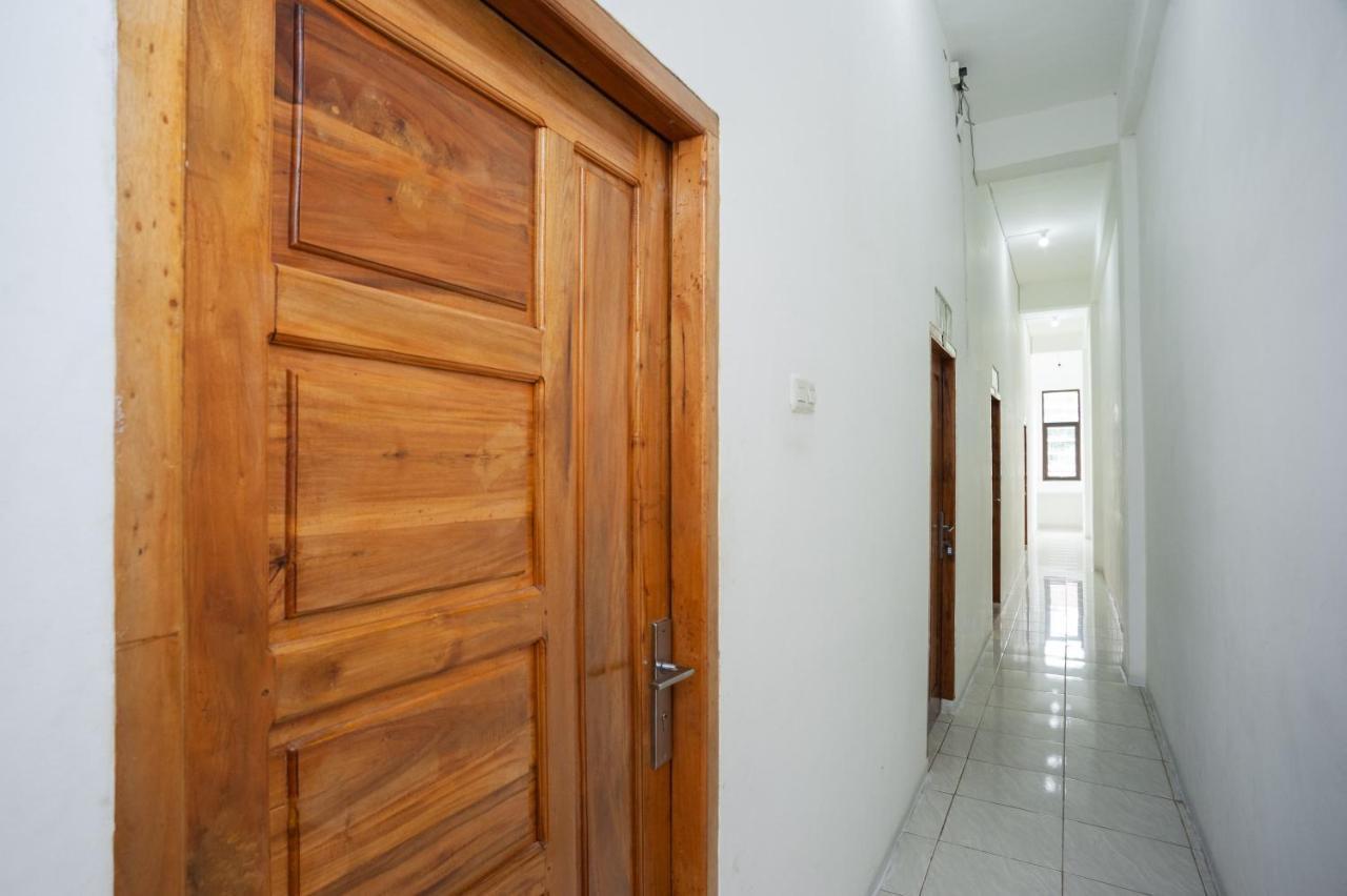 Hotel Reddoorz At Jalan Bangau Palembang Zewnętrze zdjęcie